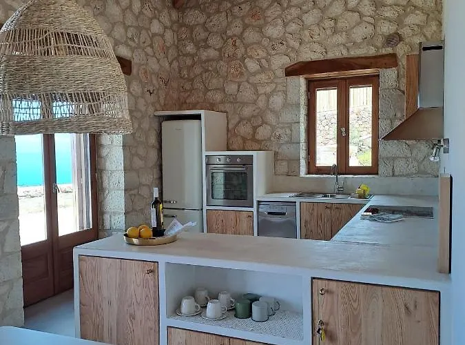 Melivaroni Tsoukaládhes